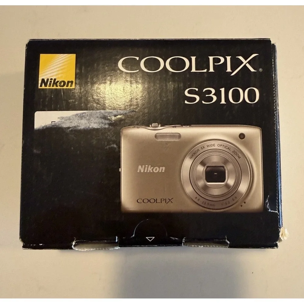 Nikon Coolpiz S3100 Compact Digital Camera - Has Issues Read Description